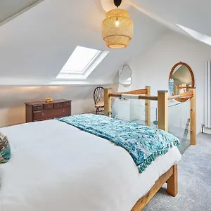 Holiday home Host & - Tenby, Whitby